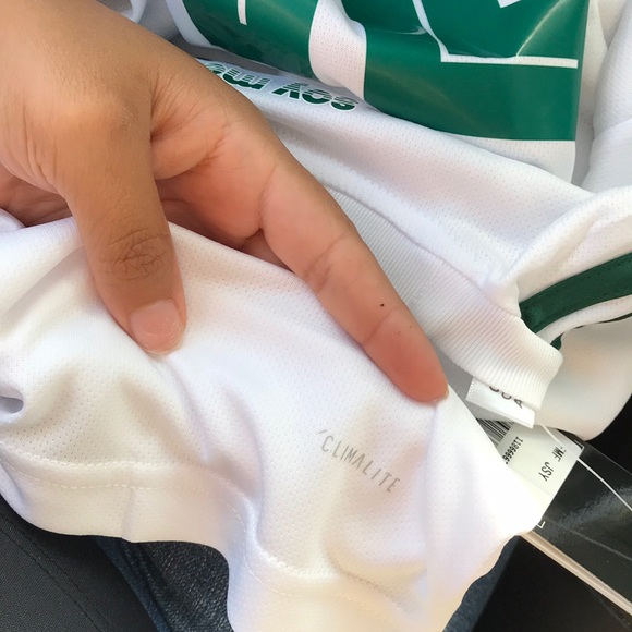 LARGE “CHICHARITO” HERNANDEZ AWAY MEXICO - Picture 4 of 5